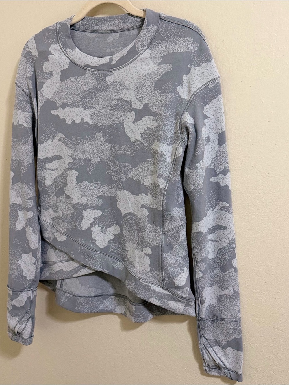 Lululemon Camo Close To Crossing Rulu Long Sleeve Shirt Crossover Gray Size 8 - Picture 3 of 10